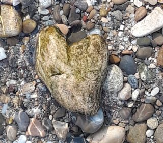 Wie Steine im Fluss - Steine,Lasten,Gott,Befreiung,Fluss