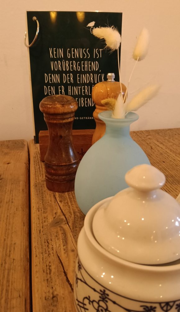Tee, Kaffee, Kuchen, Geselligkeit und Plaudern. - Freizeit - Essen