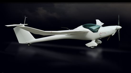 Ultralight Flugzeug (UL) fliegen: leichte Luftsportgeräte bis 472,5 Kg, es können sich auch andere Motorflugbegeisterte anschließen so lange sie unter VFR-Bedingungen fliegen