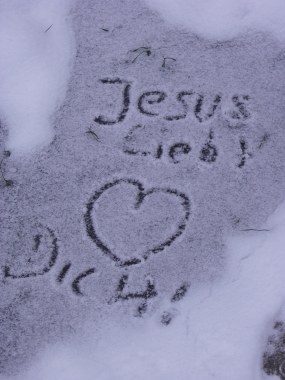 Jesus is the perfect Love, God is the best father ever, Holy Spirit is my leader egal