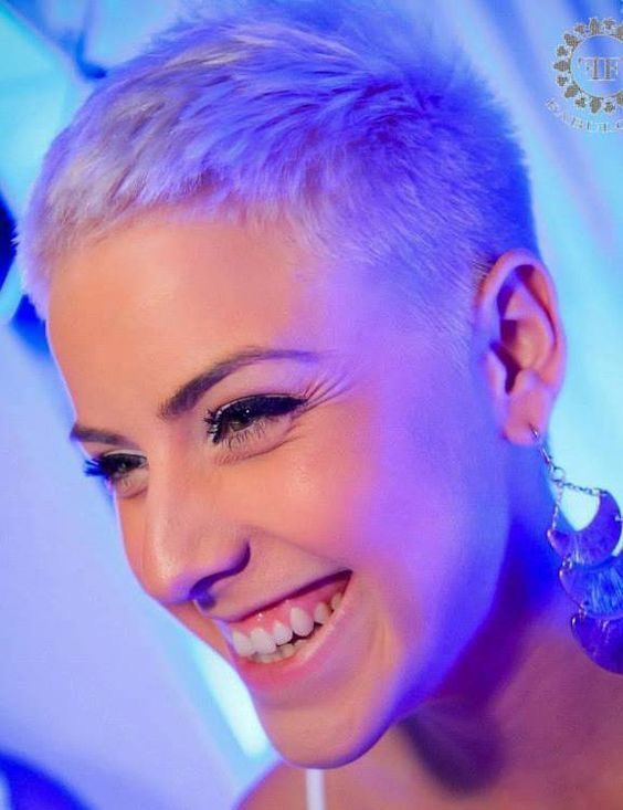 Kurze Haare bei Frauen und Kindern: Kurzhaarschnitt bei Frau und Kind